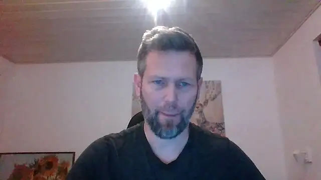 Snapshot of Gotta1 chatting on 12/13/25, 08:04 Gotta1 online show from 12/13/25, 08:04