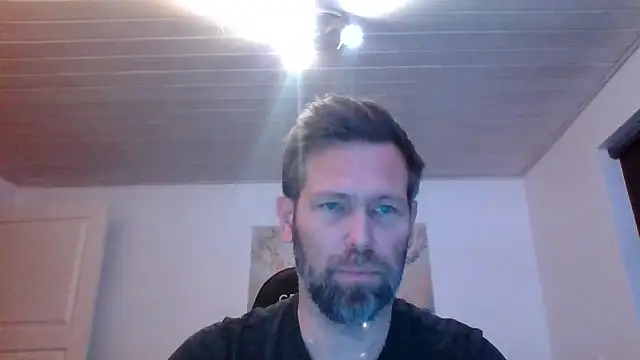 Snapshot of Gotta1 chatting on 11/21/25, 05:01 Gotta1 online show from 11/21/25, 05:01