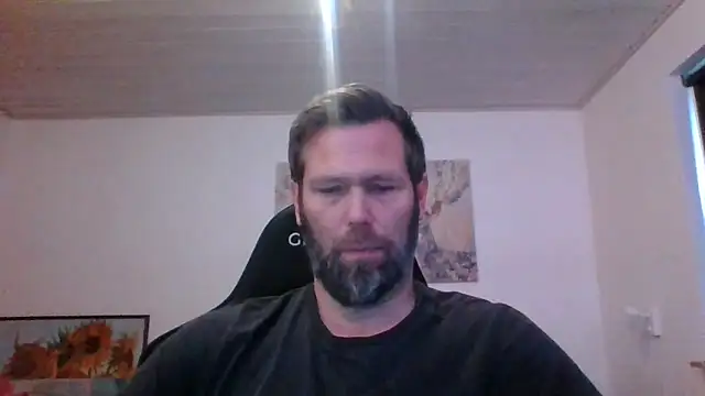 Snapshot of Gotta1 chatting on 11/05/25, 10:40 Gotta1 online show from 11/05/25, 10:40