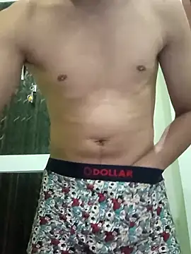 Snapshot of xyrus_ chatting on 03/19/25, 12:45 xyrus online show from 03/19/25, 12:45