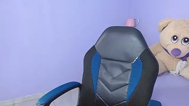 Snapshot of Saloo_uwu chatting on 02/03/25, 03:59 Saloo uwu online show from 02/03/25, 03:59