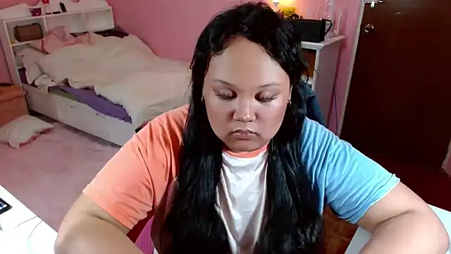 GiannaLopezSmith online show from 10/08/25, 03:02