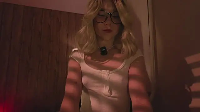 MariMaddison online show from 11/03/25, 07:50