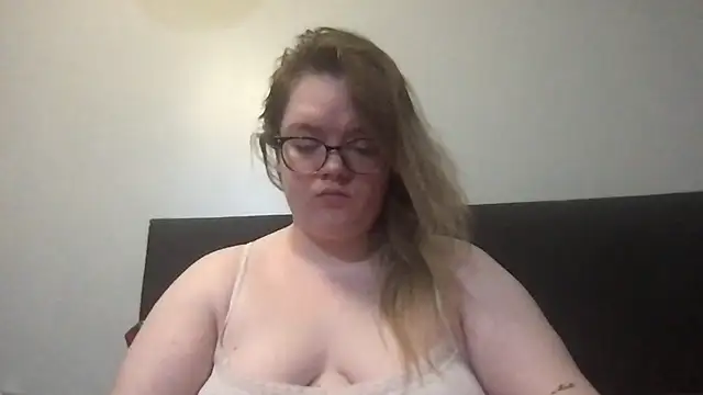 honeyyy24 online show from 11/15/25, 02:10