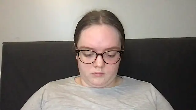 honeyyy24 online show from 11/10/25, 02:22