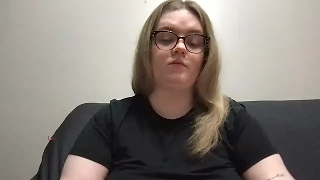 honeyyy24 online show from 04/04/26, 01:28