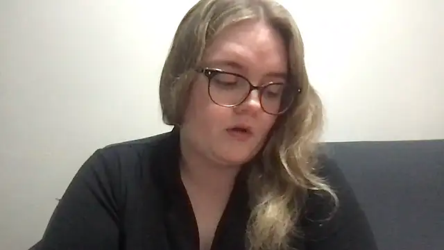 honeyyy24 online show from 04/08/26, 09:16