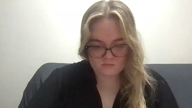 honeyyy24 online show from 03/26/26, 05:11