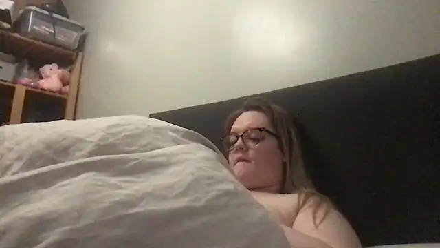 honeyyy24 online show from 09/13/25, 09:59