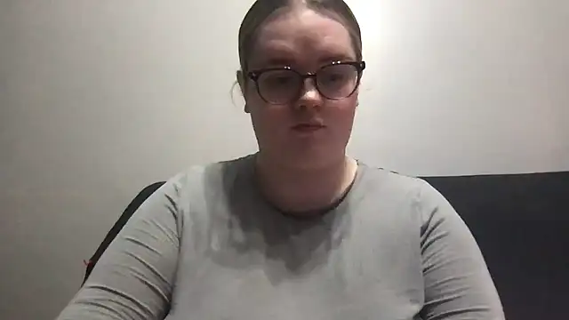 honeyyy24 online show from 03/28/26, 08:43