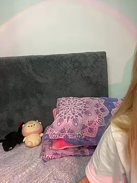 Snapshot of KittieCatty chatting on 10/15/25, 02:54 KittieCatty online show from 10/15/25, 02:54