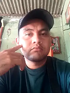 Snapshot of travieso2893 chatting on 02/05/25, 02:48 travieso2893 online show from 02/05/25, 02:48