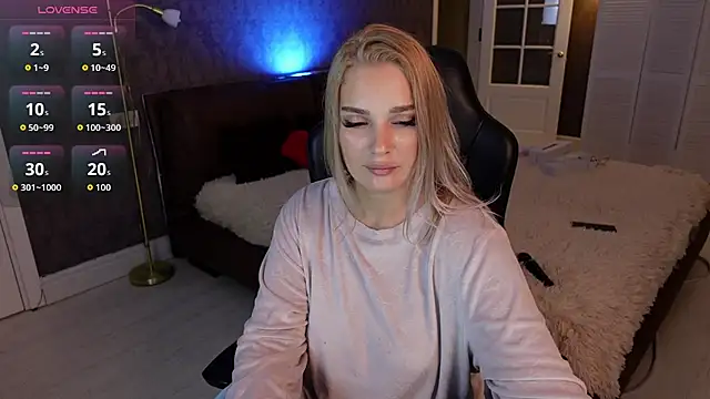 KittiLiza online show from 10/23/25, 09:13