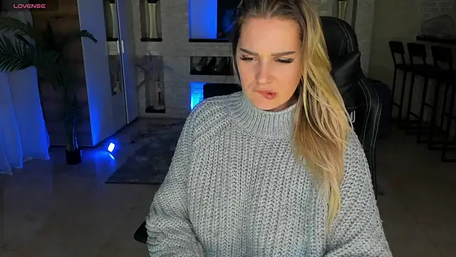 Snapshot of KittiLiza chatting on 02/28/25, 01:58 KittiLiza online show from 02/28/25, 01:58