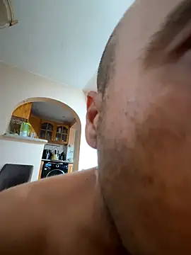Nikolaiyy online show from 10/07/25, 09:32