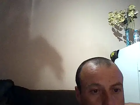 Nikolaiyy online show from 05/08/26, 01:09