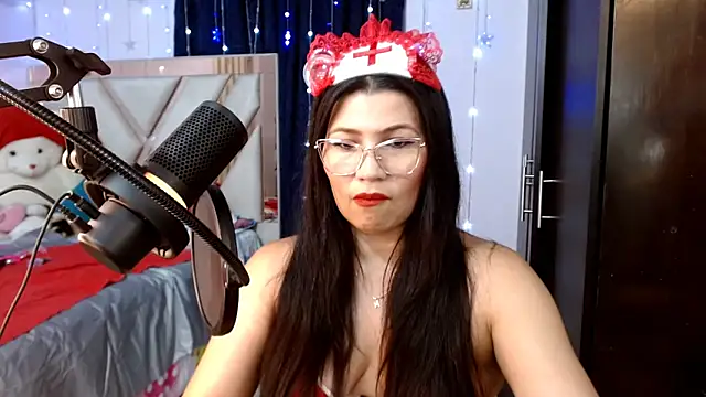 nahomi star model online show from 02/25/26, 03:40