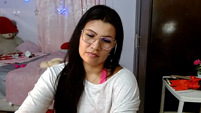 nahomi star model online show from 11/02/25, 03:44