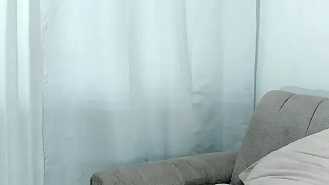 laly mariana online show from 11/27/25, 10:32