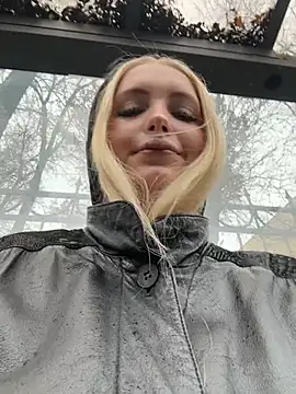 Milkyy wway online show from 10/31/25, 06:21