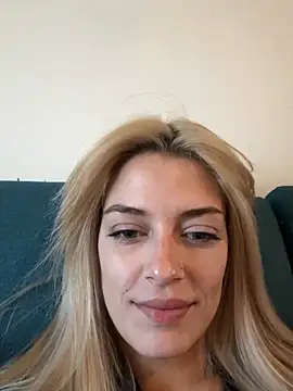 Snapshot of Lolitaxlola chatting on 03/18/25, 10:50 Lolitaxlola online show from 03/18/25, 10:50