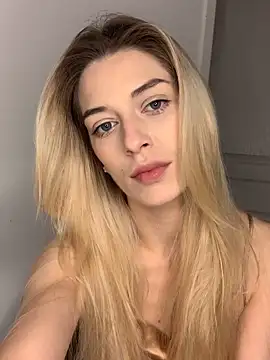 Snapshot of Lolitaxlola chatting on 11/10/25, 04:12 Lolitaxlola online show from 11/10/25, 04:12