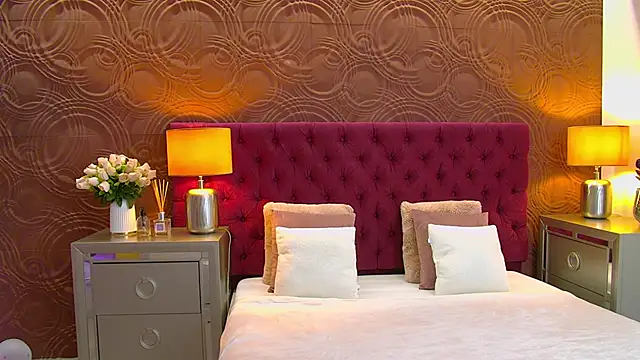 IrisMonn online show from 11/18/25, 06:17