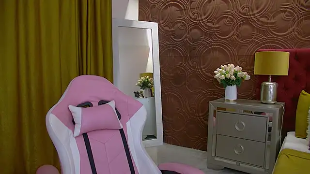 Snapshot of IrisMonn chatting on 02/07/25, 05:52 IrisMonn online show from 02/07/25, 05:52