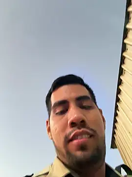 Snapshot of EnriquePersian197 chatting on 03/01/25, 01:11 EnriquePersian197 online show from 03/01/25, 01:11