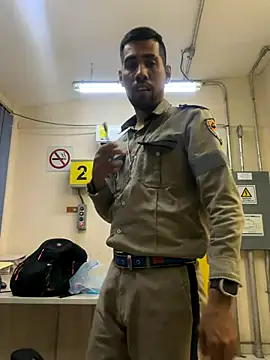 EnriquePersian197 online show from 11/22/25, 03:16