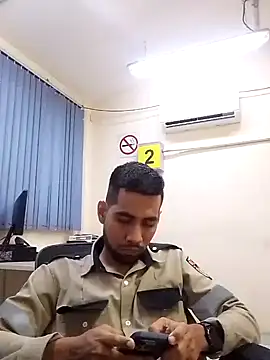 Snapshot of EnriquePersian197 chatting on 02/12/25, 02:56 EnriquePersian197 online show from 02/12/25, 02:56