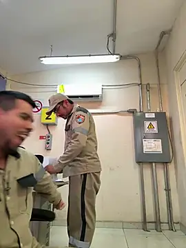 Snapshot of EnriquePersian197 chatting on 03/18/25, 12:19 EnriquePersian197 online show from 03/18/25, 12:19