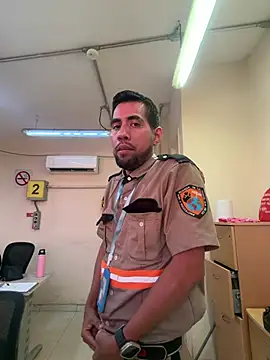 EnriquePersian197 online show from 05/05/26, 12:13