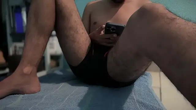 Snapshot of EnriquePersian197 chatting on 02/25/25, 07:49 EnriquePersian197 online show from 02/25/25, 07:49