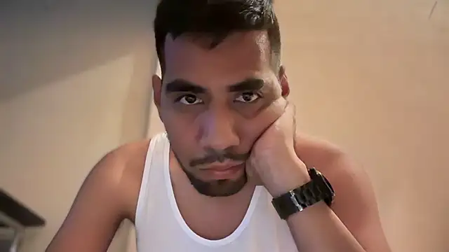 Snapshot of EnriquePersian197 chatting on 02/12/25, 09:01 EnriquePersian197 online show from 02/12/25, 09:01