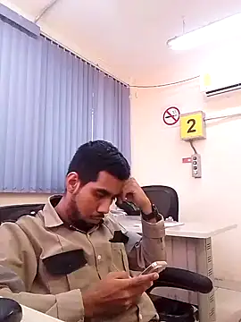 Snapshot of EnriquePersian197 chatting on 02/10/25, 06:24 EnriquePersian197 online show from 02/10/25, 06:24