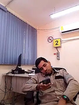 Snapshot of EnriquePersian197 chatting on 03/03/25, 06:35 EnriquePersian197 online show from 03/03/25, 06:35