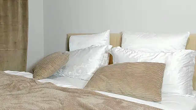 kirraa  online show from 02/05/26, 06:26