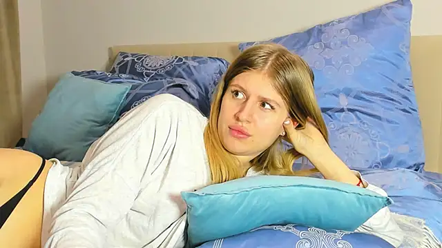 kirraa  online show from 01/08/26, 07:42