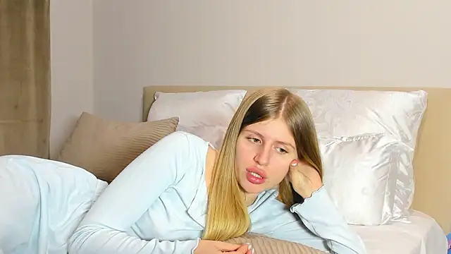 kirraa  online show from 01/15/26, 07:06