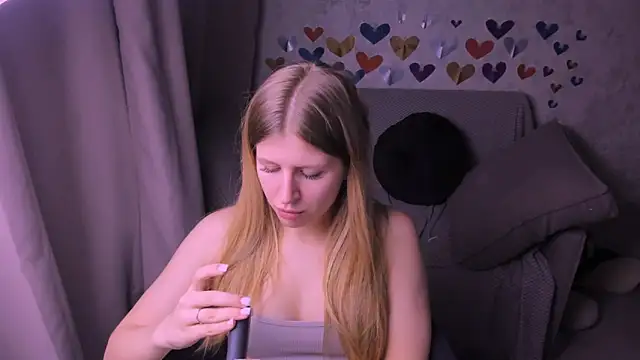 Snapshot of kirraa_ chatting on 02/18/25, 06:47 kirraa online show from 02/18/25, 06:47