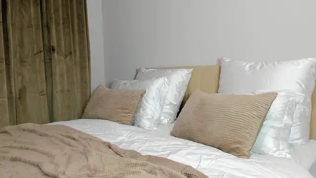 kirraa  online show from 11/07/25, 08:46