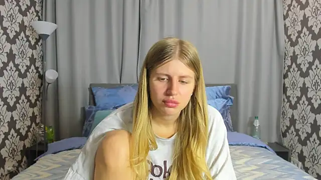 Snapshot of kirraa_ chatting on 09/11/25, 07:25 kirraa online show from 09/11/25, 07:25