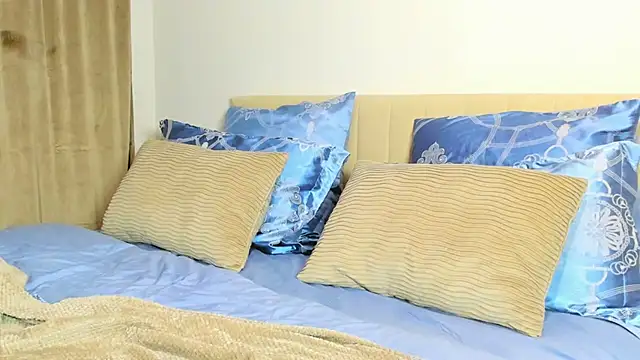 kirraa  online show from 02/09/26, 07:12