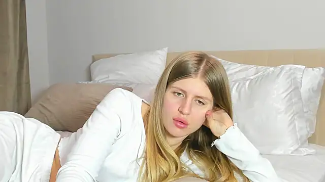 kirraa  online show from 02/02/26, 07:57