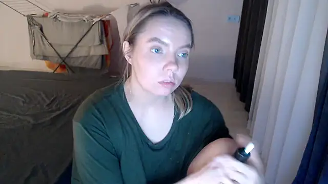 PolinaXXXJones online show from 02/04/25, 09:31