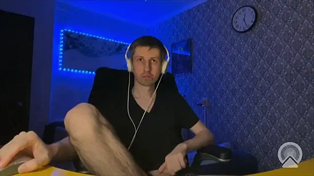 Aki-Laky online show from 04/13/26, 07:29