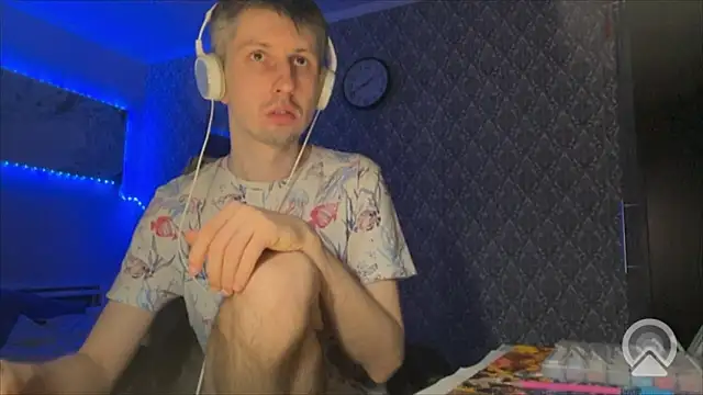 Aki-Laky online show from 03/19/26, 08:42