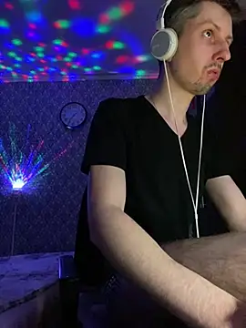 Aki-Laky online show from 02/21/25, 08:38