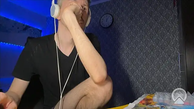 Aki-Laky online show from 03/12/26, 07:07